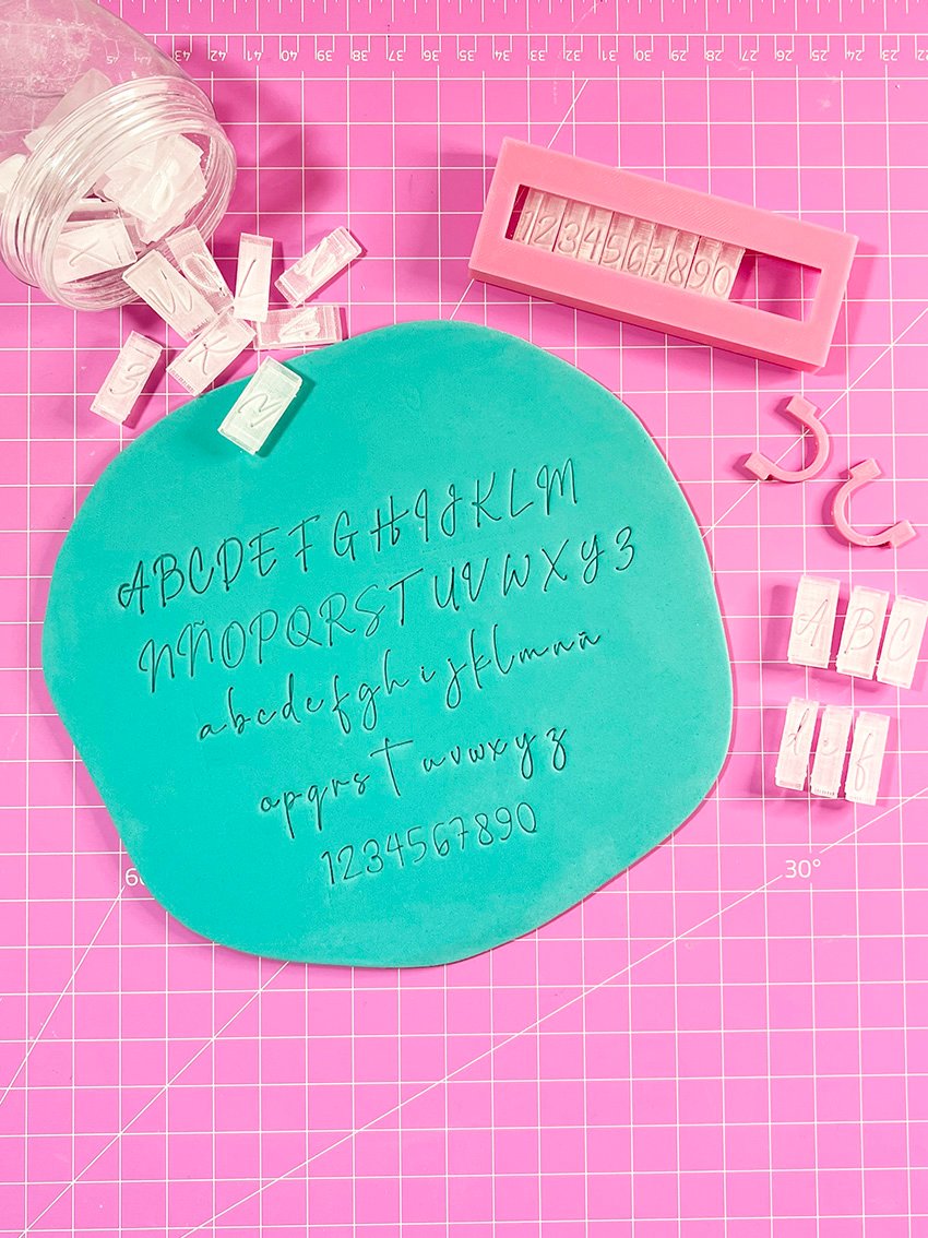 Mini Lettering cursiva y números con Aplicador y Caja Organizadora ...